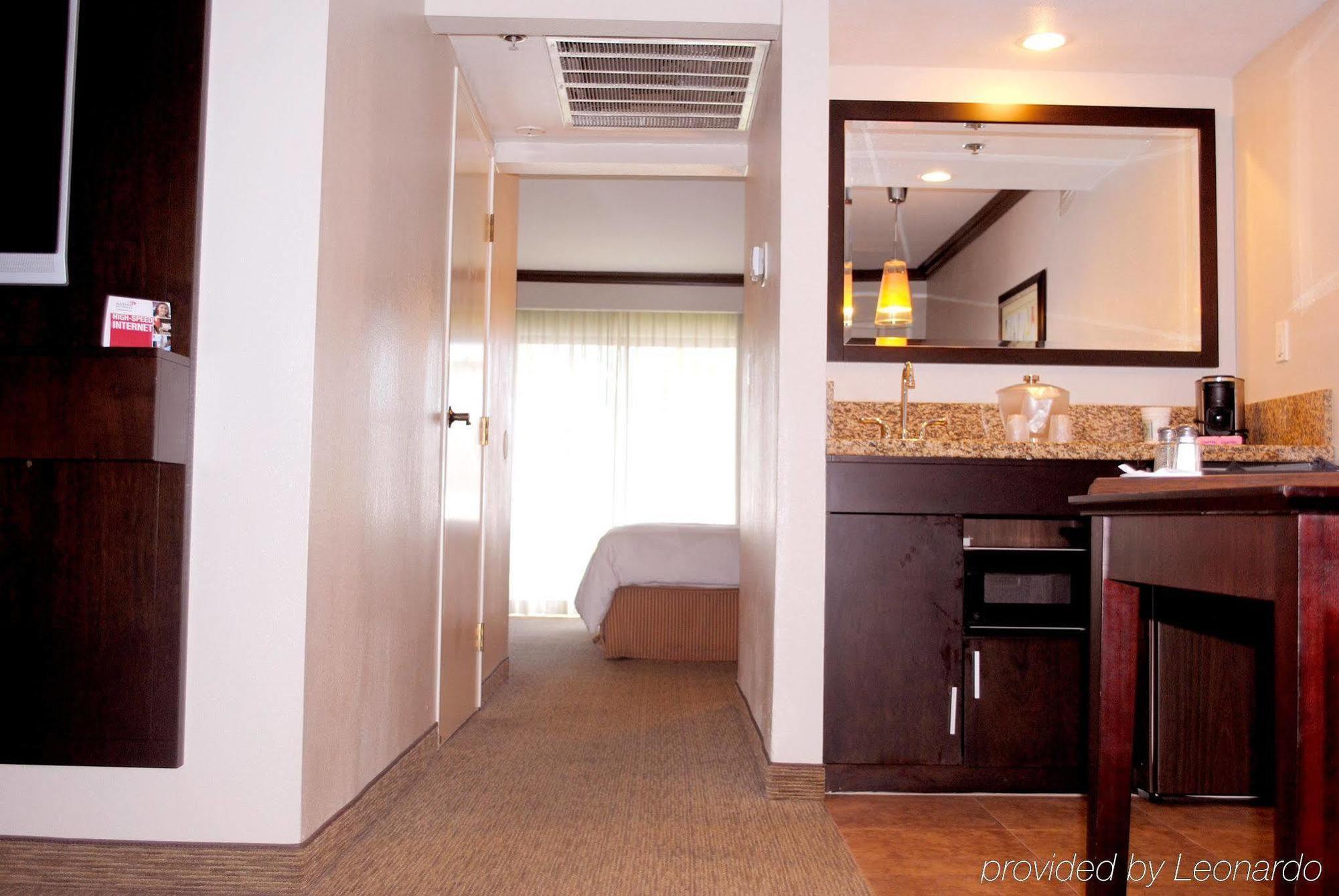 Vanllee Hotel Ковина Экстерьер фото